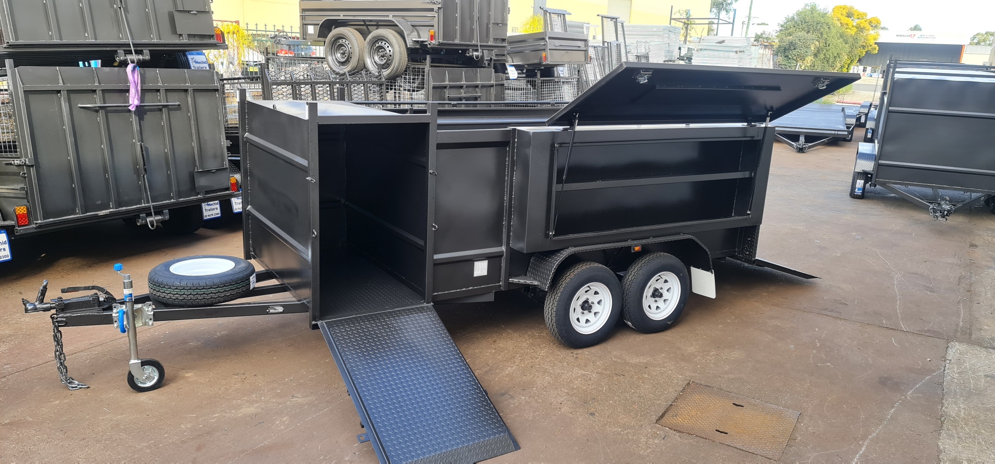 10×5 Lawn Mower Trailer 2000kg GVM with Front Enclosed Box and One Side Box