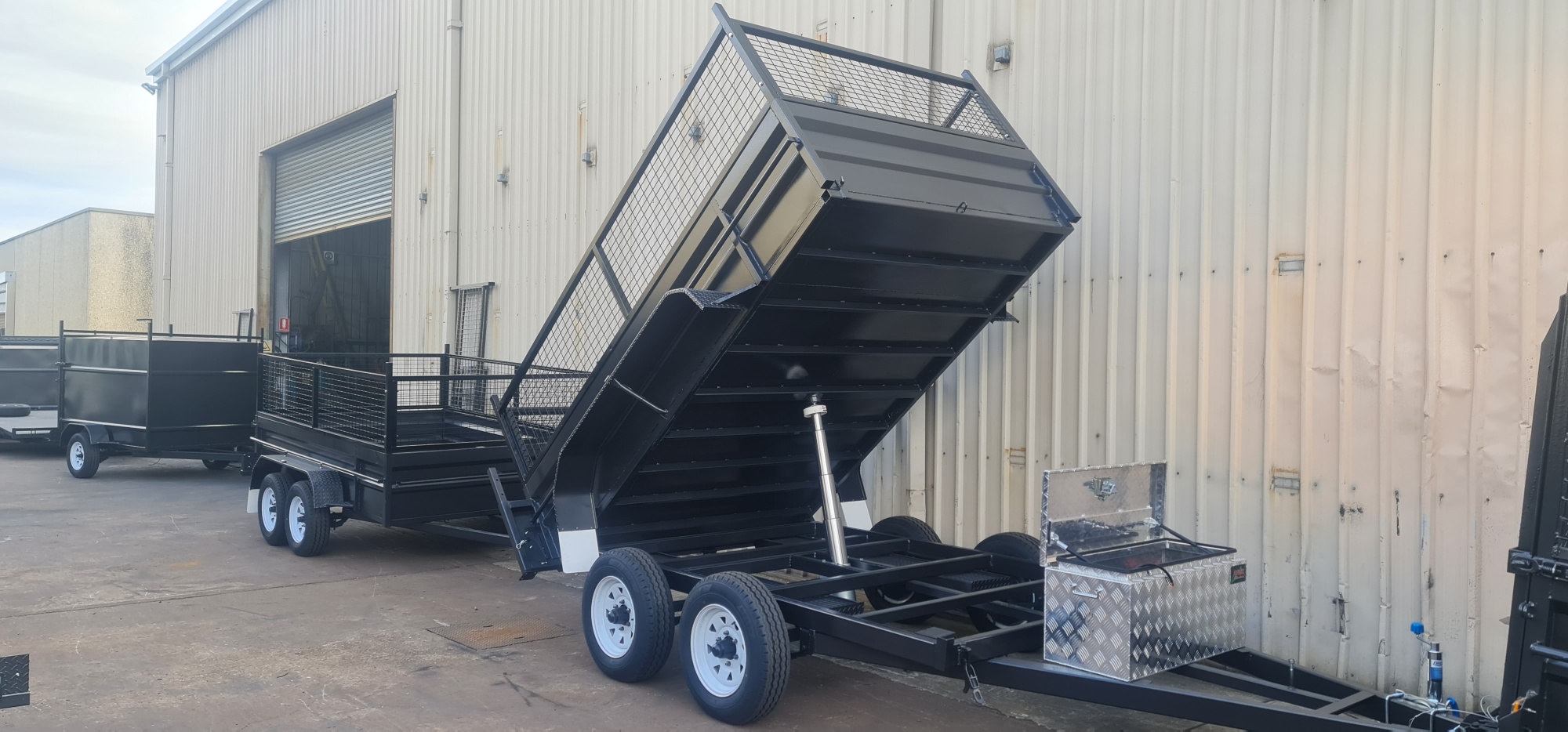 10×6 Tipper High side with 600mm Cage 3500kgs