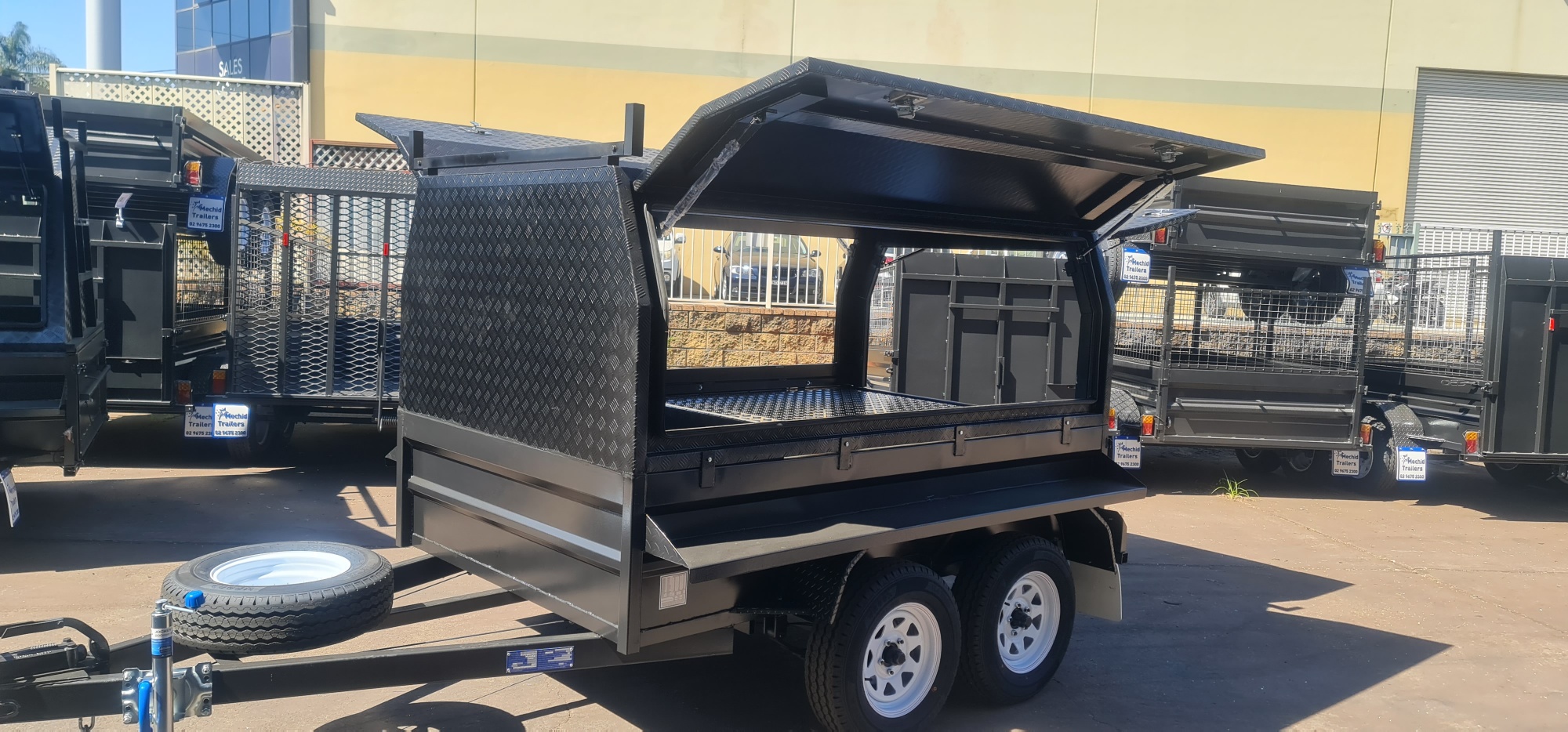 8×5 Tradie Trailer with 3 lIft up doors