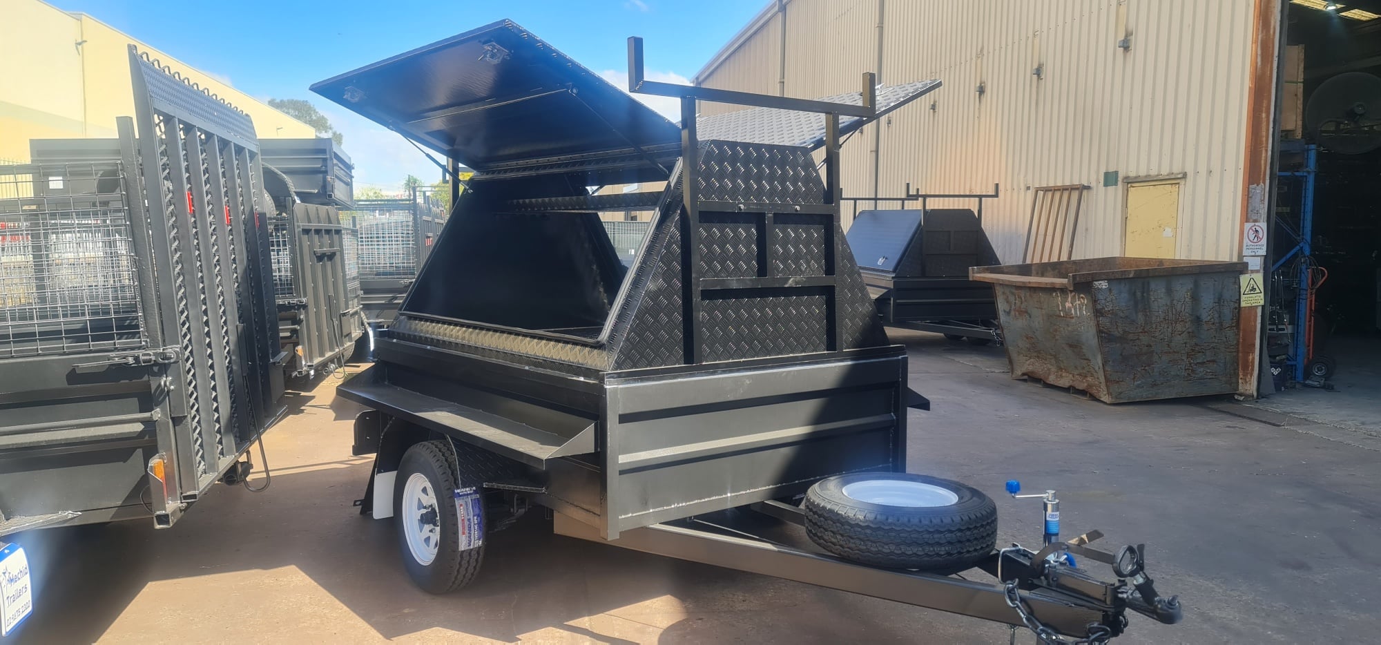 7X5 Tradie Trailer with 2 lift up doors 1400kgs GVM