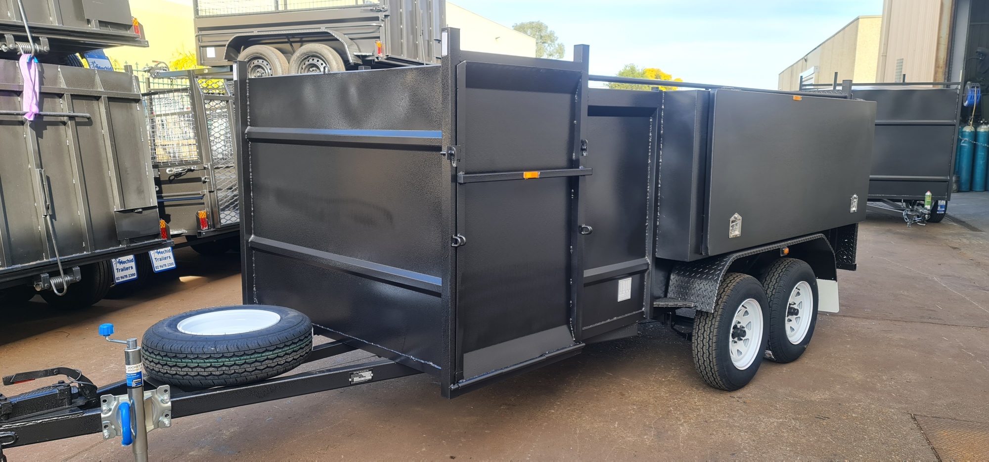 10×5 Lawn Mower Trailer 2000kg GVM with Front Enclosed Box and One Side ...